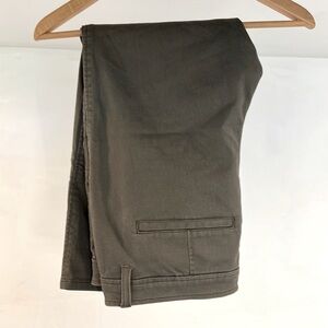 Market & Spruce olive green capri pants